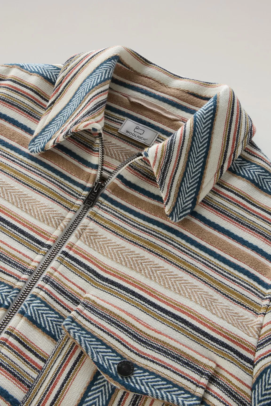 Woolrich Gentry Overhemdjack In Een Mix Van Gerecycled Katoen En Manteco Ethnic White Stripe Hot