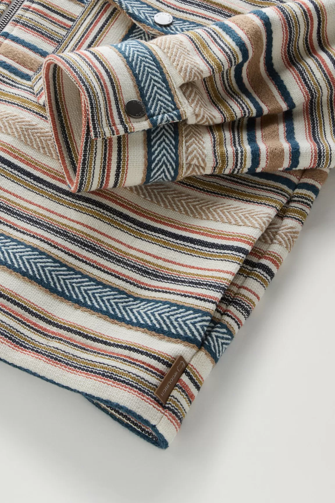 Woolrich Gentry Overhemdjack In Een Mix Van Gerecycled Katoen En Manteco Ethnic White Stripe Hot