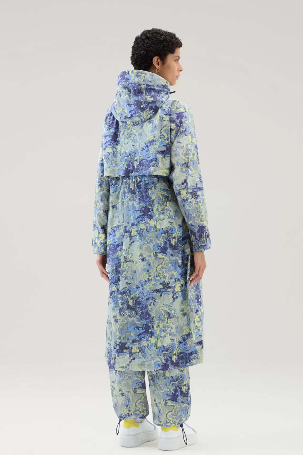 Woolrich Parka Met Capuchon Van Bedrukte CORDURA Stof Blue Camo Trail Map Store